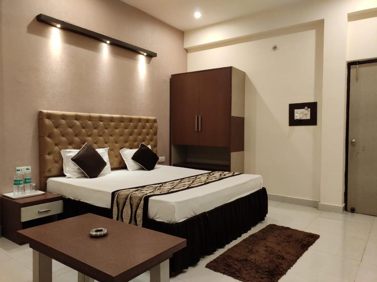 Maple Delite Hotel Lucknow Exterior photo