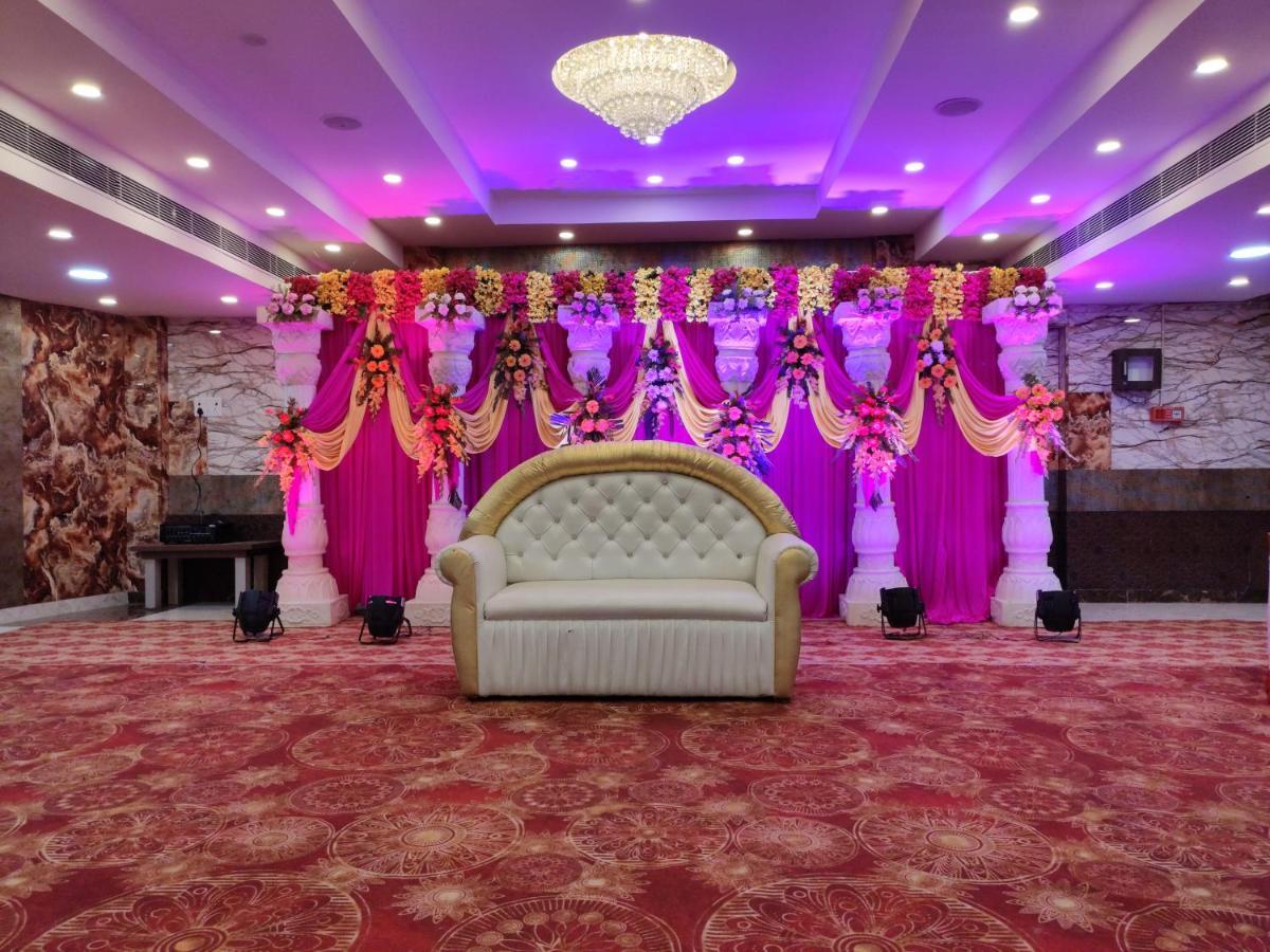 Maple Delite Hotel Lucknow Exterior photo