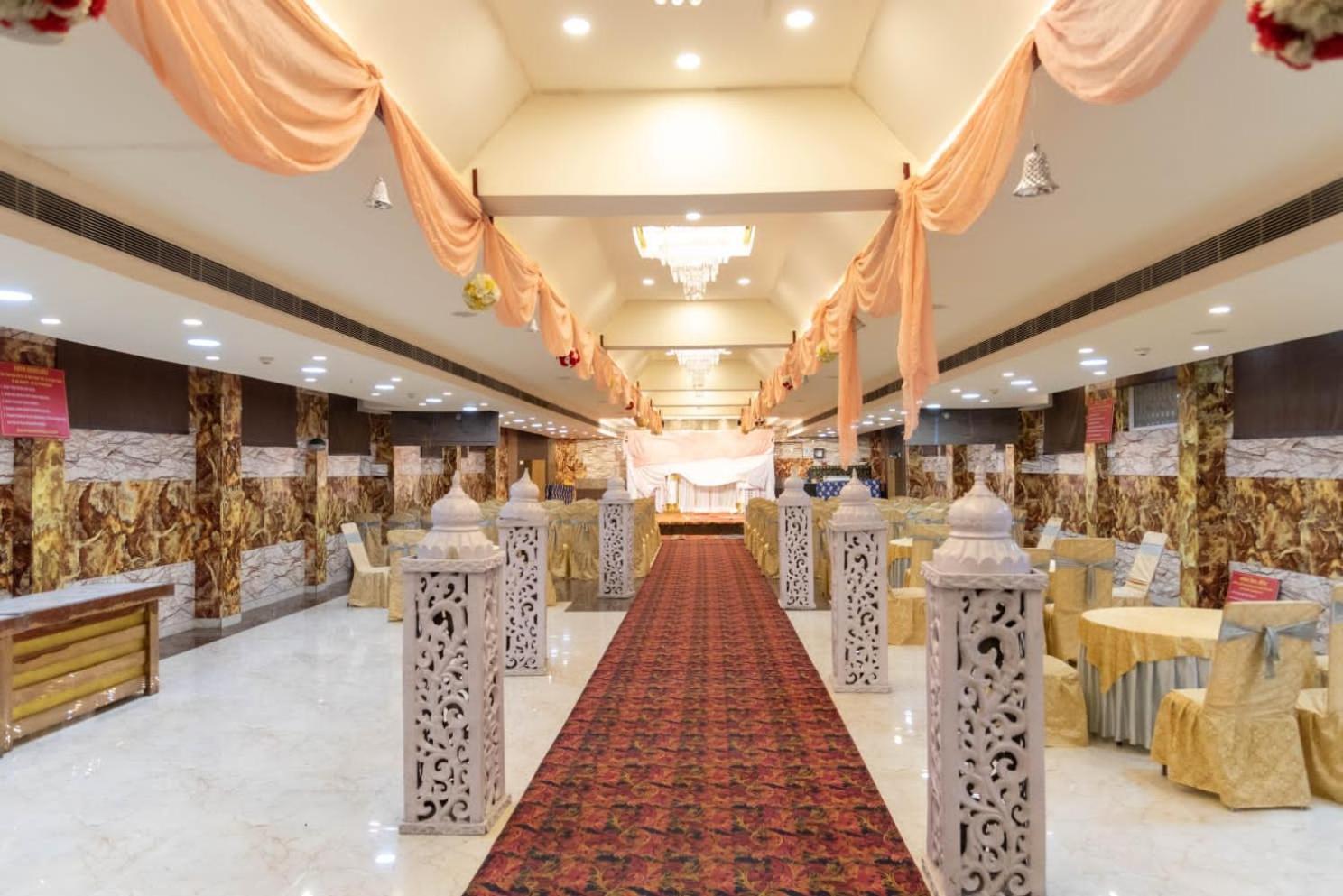 Maple Delite Hotel Lucknow Exterior photo