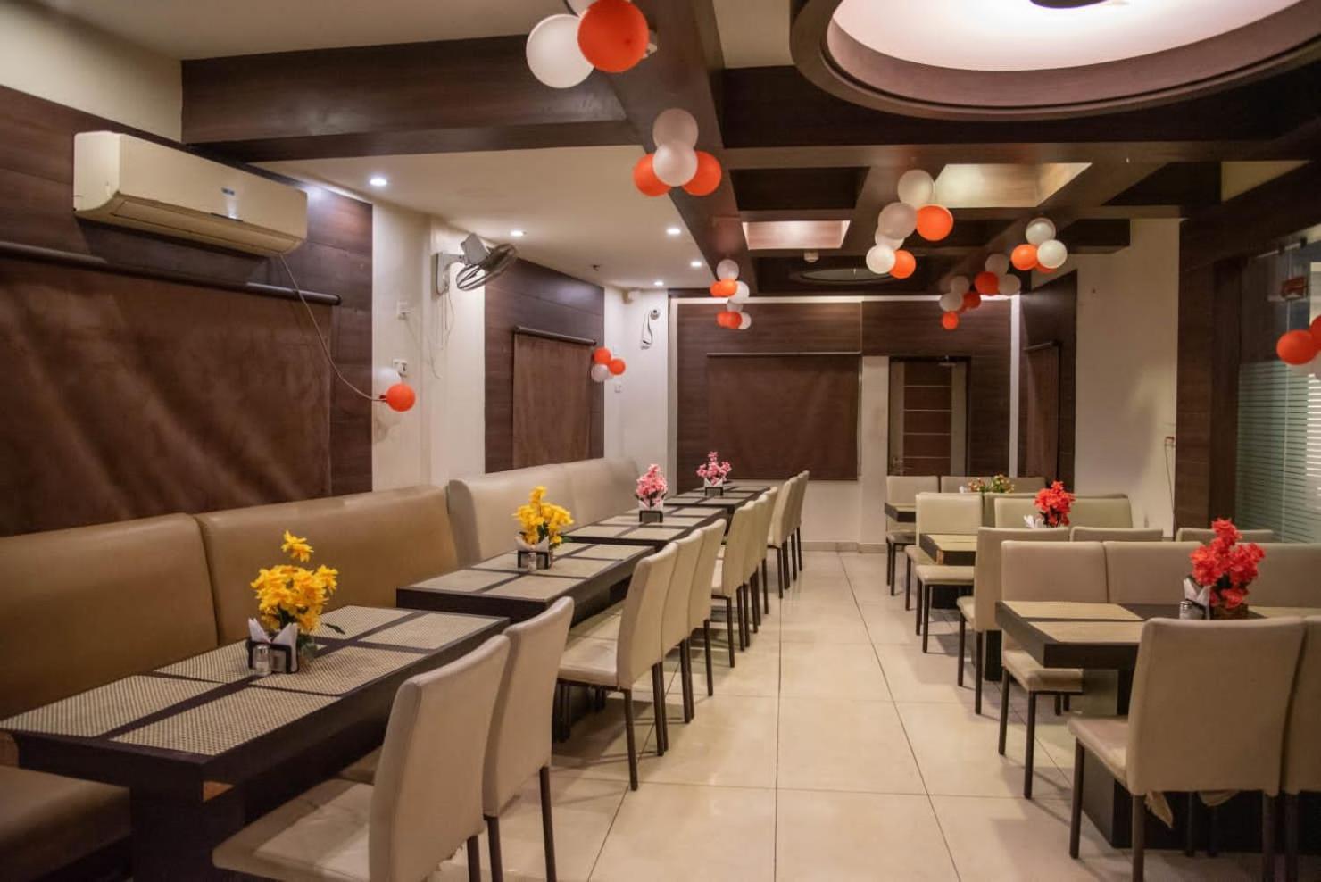 Maple Delite Hotel Lucknow Exterior photo