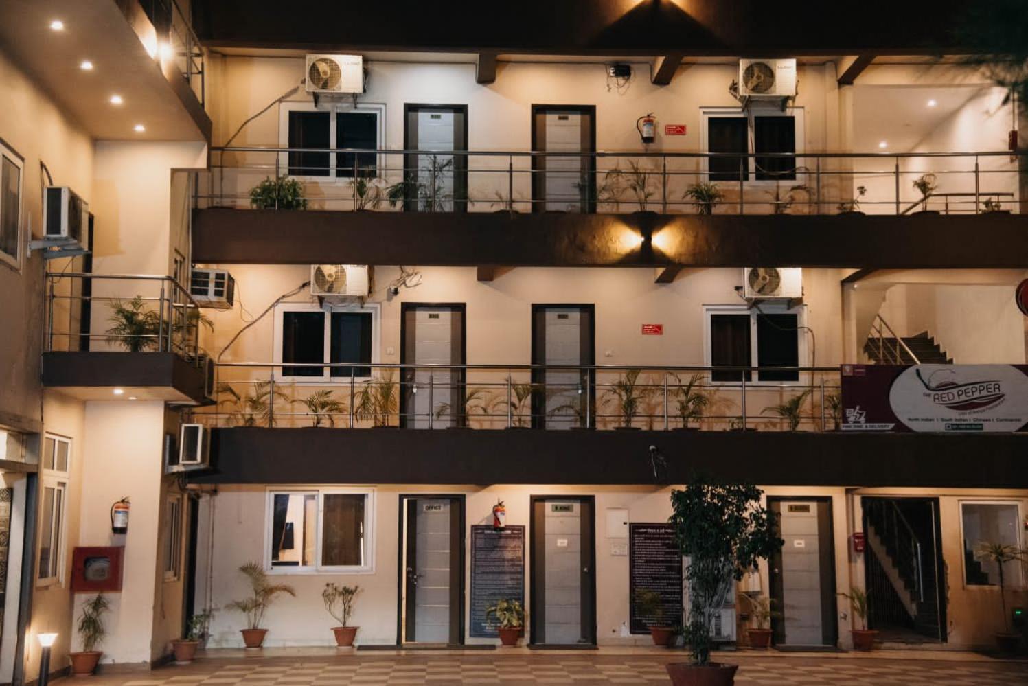 Maple Delite Hotel Lucknow Exterior photo