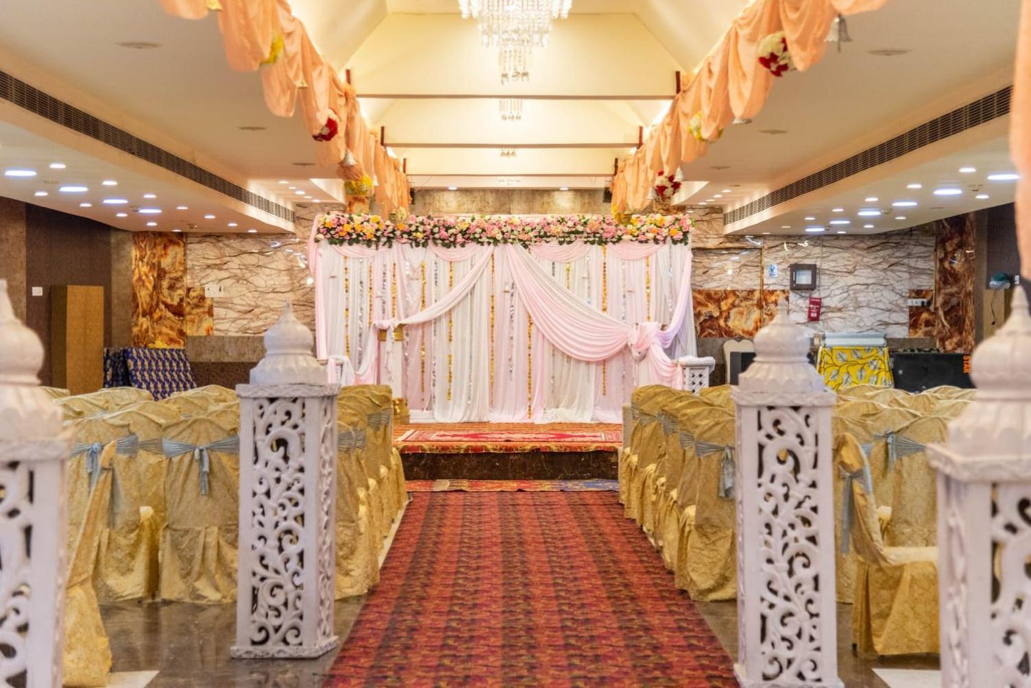 Maple Delite Hotel Lucknow Exterior photo