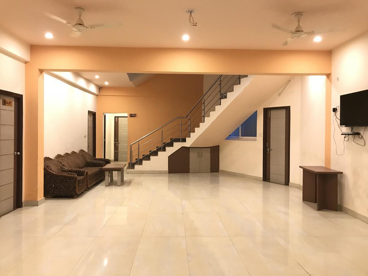 Maple Delite Hotel Lucknow Exterior photo